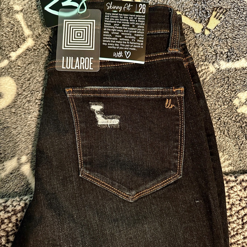 NWT..LuLaRoe Ankle Distressed Skinny Jeans Dark Wash .. sz26